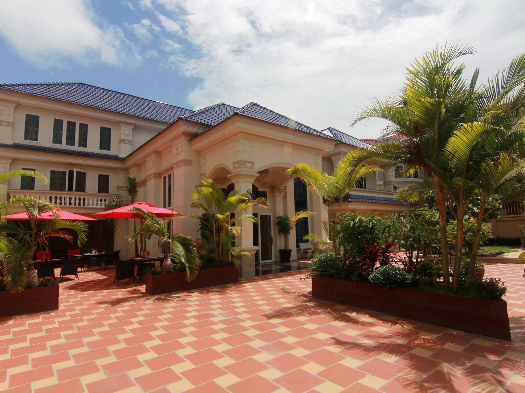 Villa D' Artagnan Hotel & Restaurant Sihanoukville Exterior photo